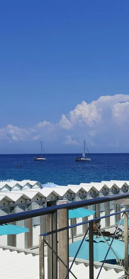 Nuovo Appartamento In Residenza Villa Fiorenza Noli