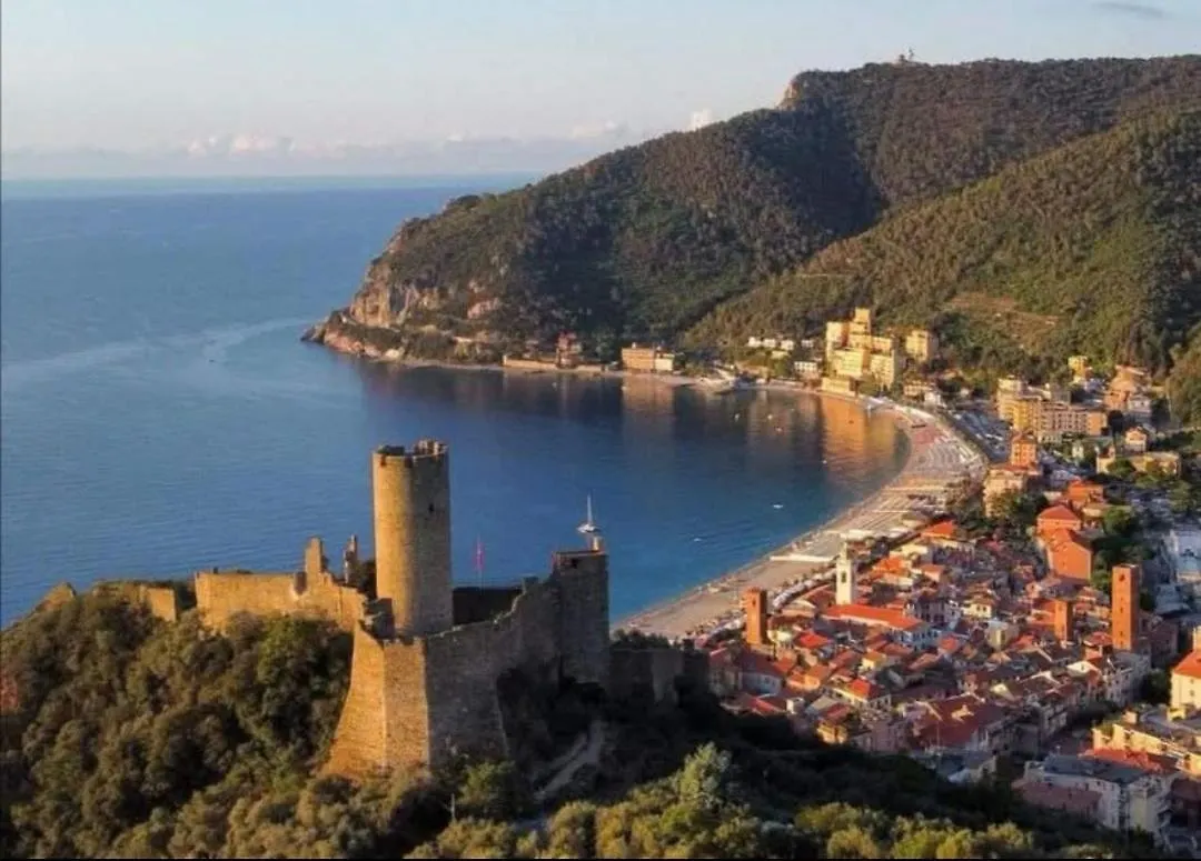 Nuovo Appartamento In Residenza Villa Fiorenza Noli
